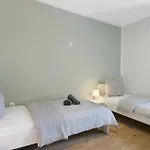 Bege Apartments: & Work アパート