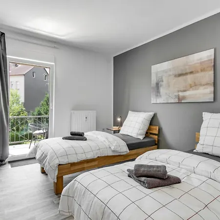 Bege Apartments: & Work アパート *