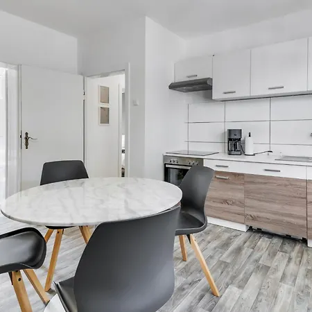 Bege Apartments: & Work